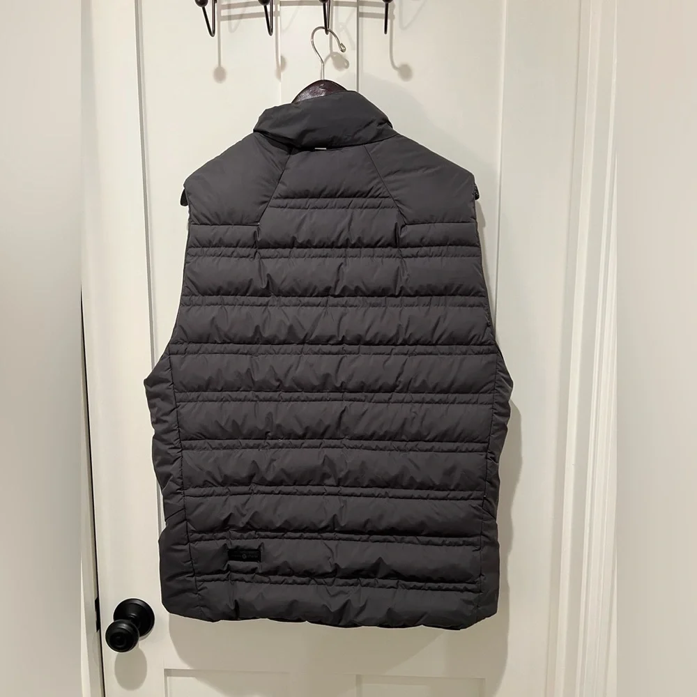 Lululemon Reversible Down Vest Palm Deco Grey- Men’s XL NWOT - Picture 4 of 9